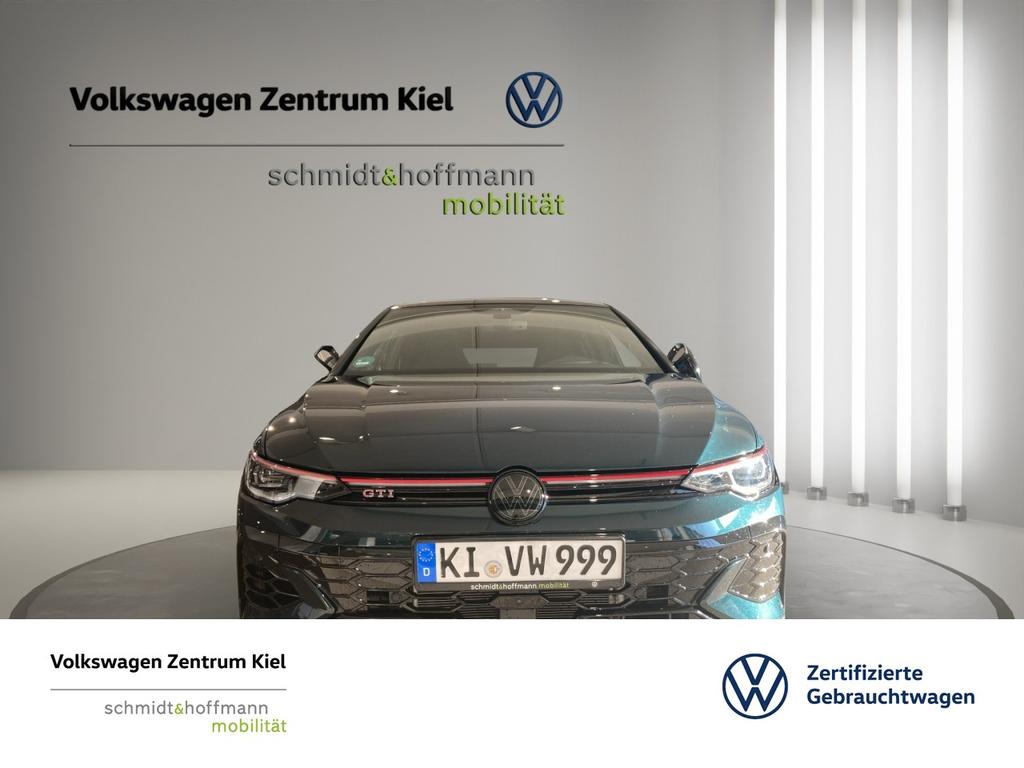 Volkswagen Golf 2026 г. Чёрный, пробег 17000 км