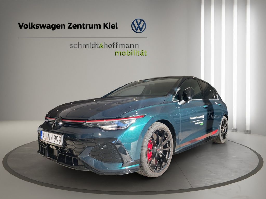 Volkswagen Golf 2026 г. Чёрный, пробег 17000 км