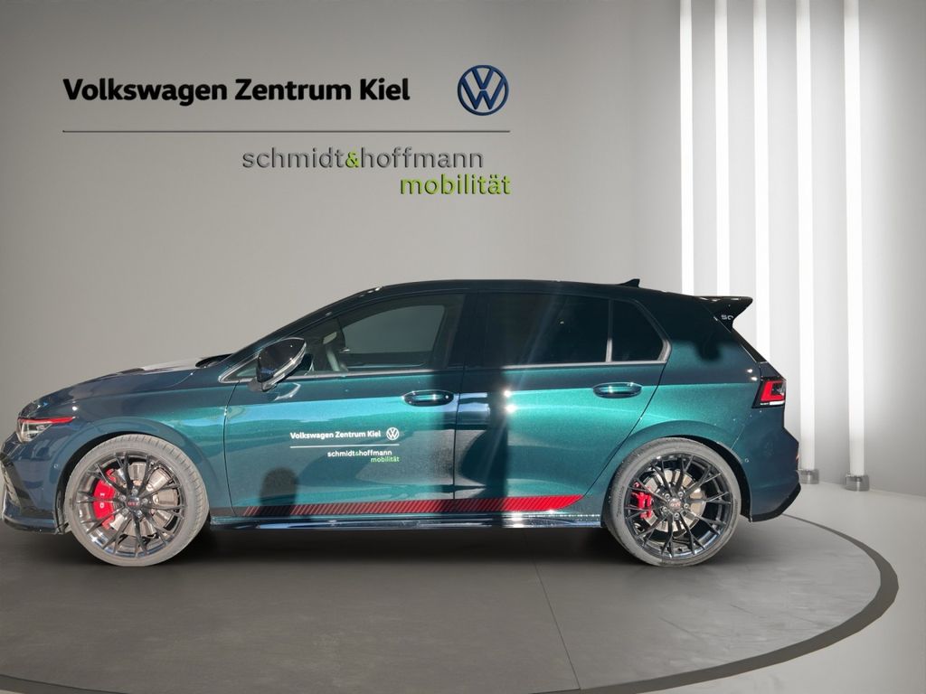Volkswagen Golf 2026 г. Чёрный, пробег 17000 км
