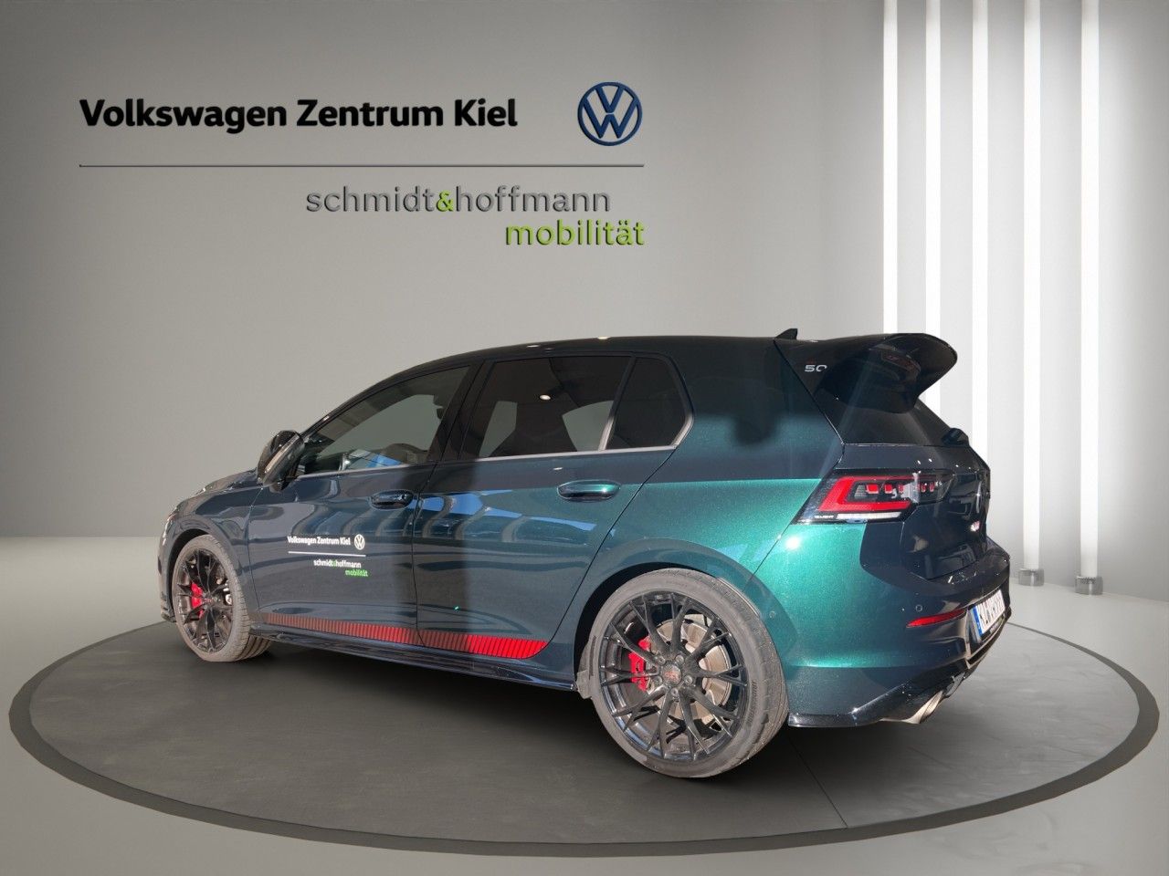 Volkswagen Golf 2026 г. Чёрный, пробег 17000 км