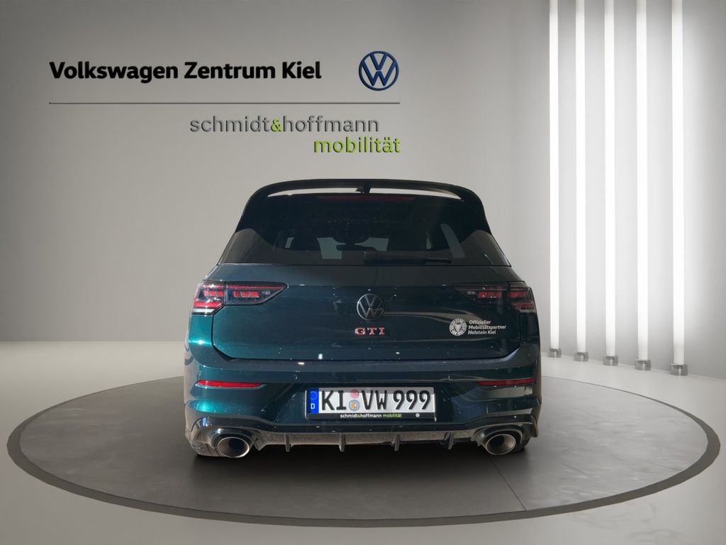 Volkswagen Golf 2026 г. Чёрный, пробег 17000 км