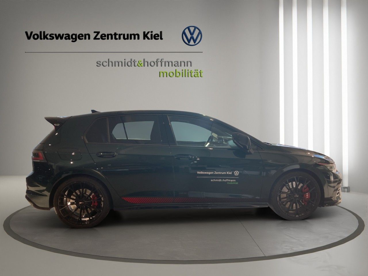 Volkswagen Golf 2026 г. Чёрный, пробег 17000 км