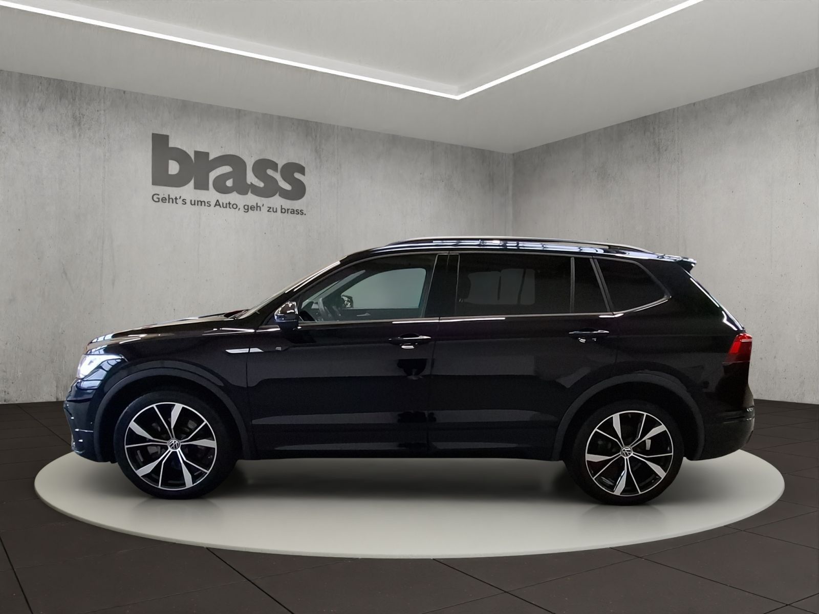 Volkswagen TIGUAN ALLSPACE 2025 г. Чёрный, пробег 15638 км