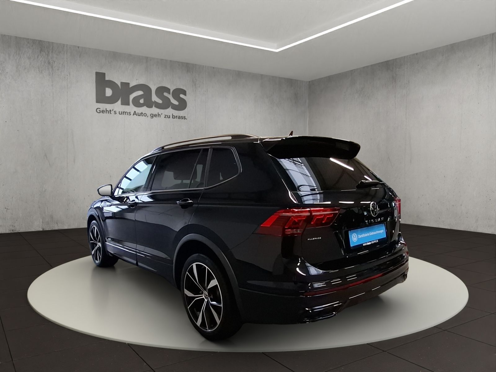 Volkswagen TIGUAN ALLSPACE 2025 г. Чёрный, пробег 15638 км