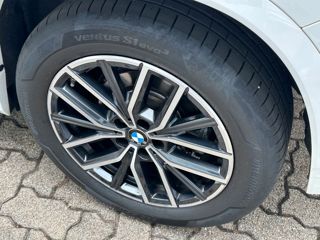 BMW X1 2023 г. Белый, пробег 52490 км