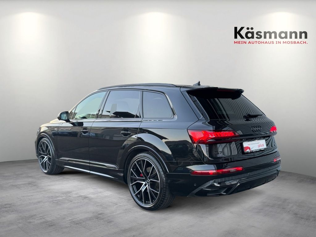 Audi Q7 2024 г. Чёрный, пробег 46404 км