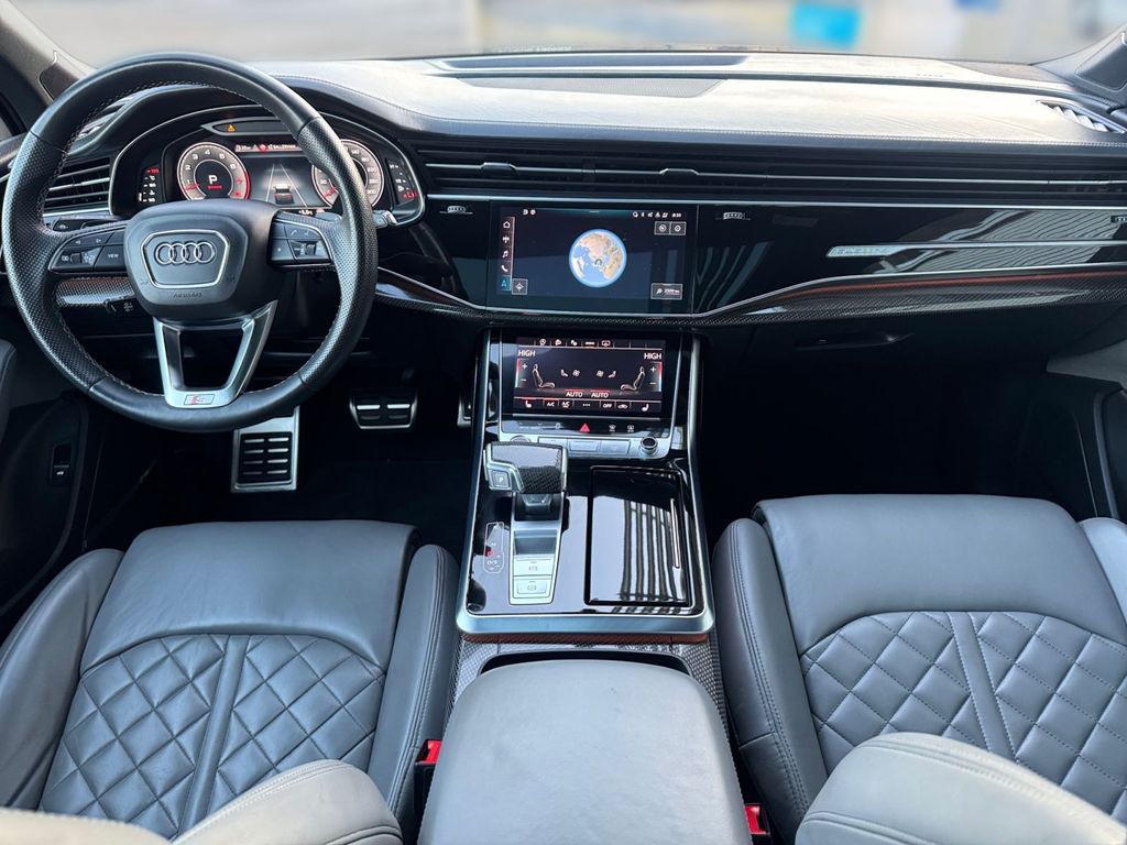 Audi Q7 2024 г. Чёрный, пробег 46404 км