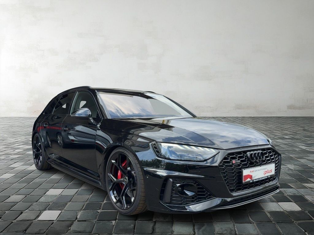 Audi RS4 2023 г. Чёрный, пробег 53335 км