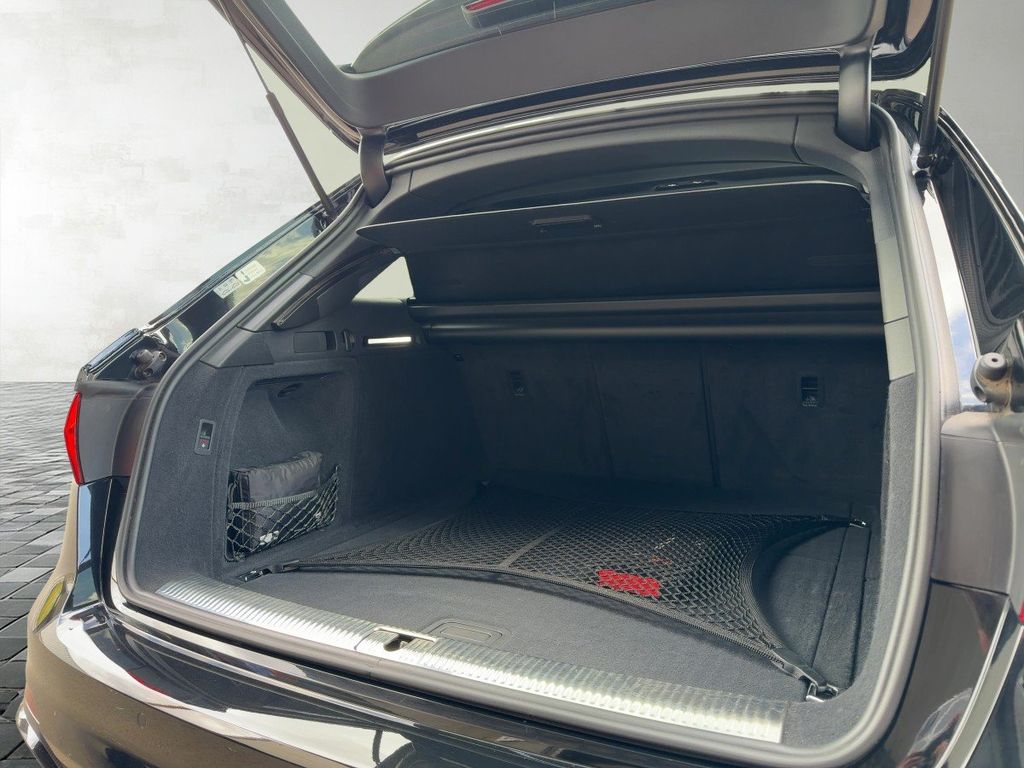 Audi RS4 2023 г. Чёрный, пробег 53335 км