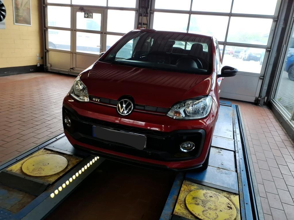 Volkswagen up! 2022 г. Красный, пробег 24819 км