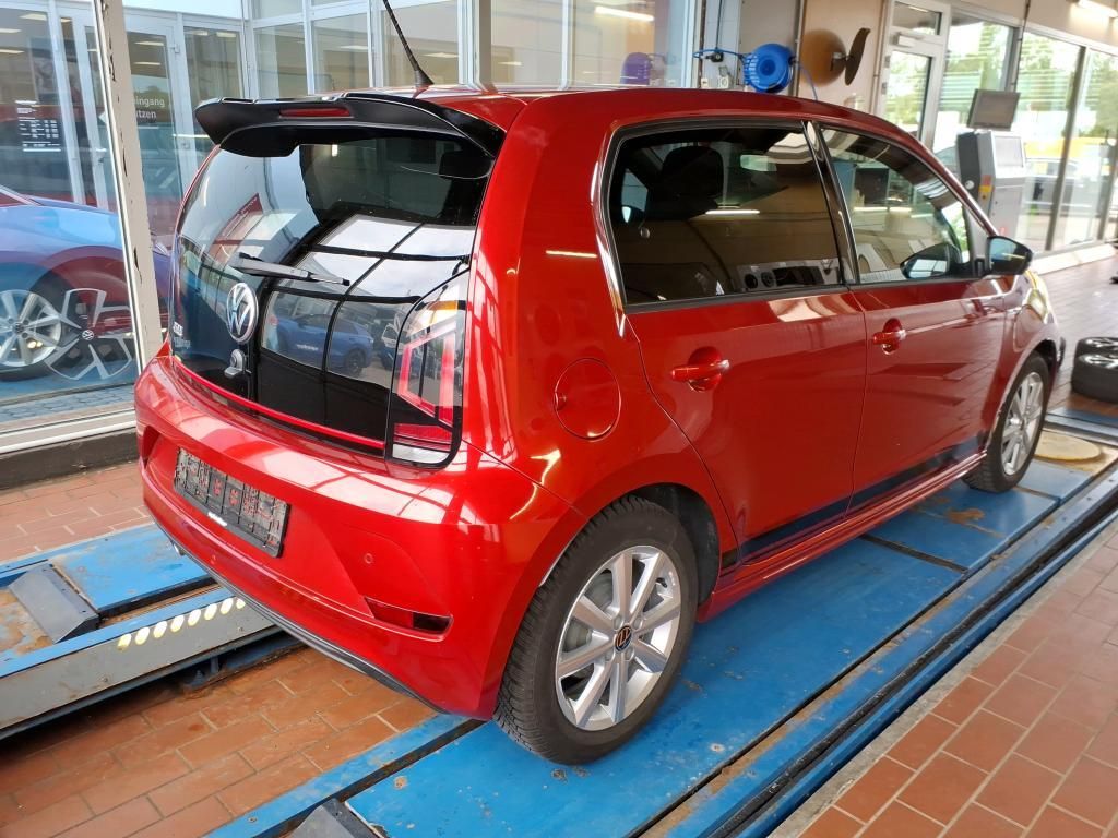 Volkswagen up! 2022 г. Красный, пробег 24819 км