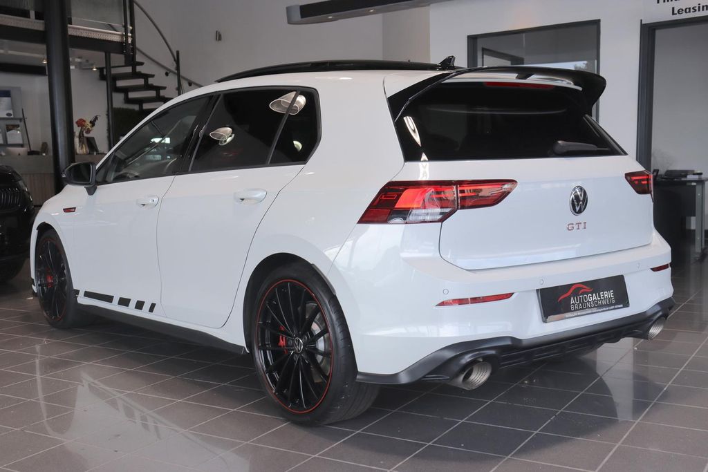 Volkswagen Golf 2022 г. Белый, пробег 50000 км