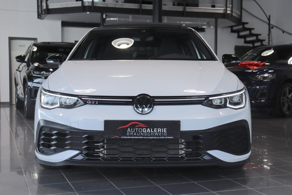Volkswagen Golf 2022 г. Белый, пробег 50000 км