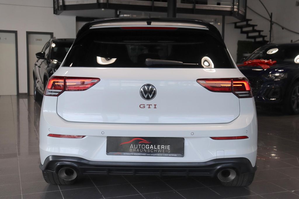 Volkswagen Golf 2022 г. Белый, пробег 50000 км