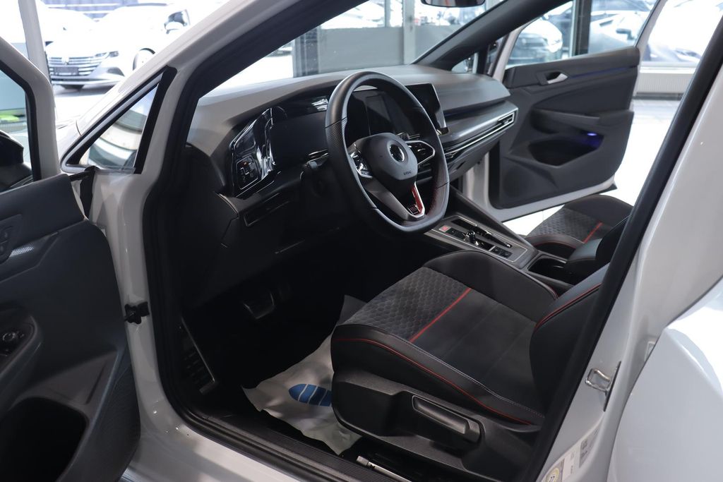 Volkswagen Golf 2022 г. Белый, пробег 50000 км