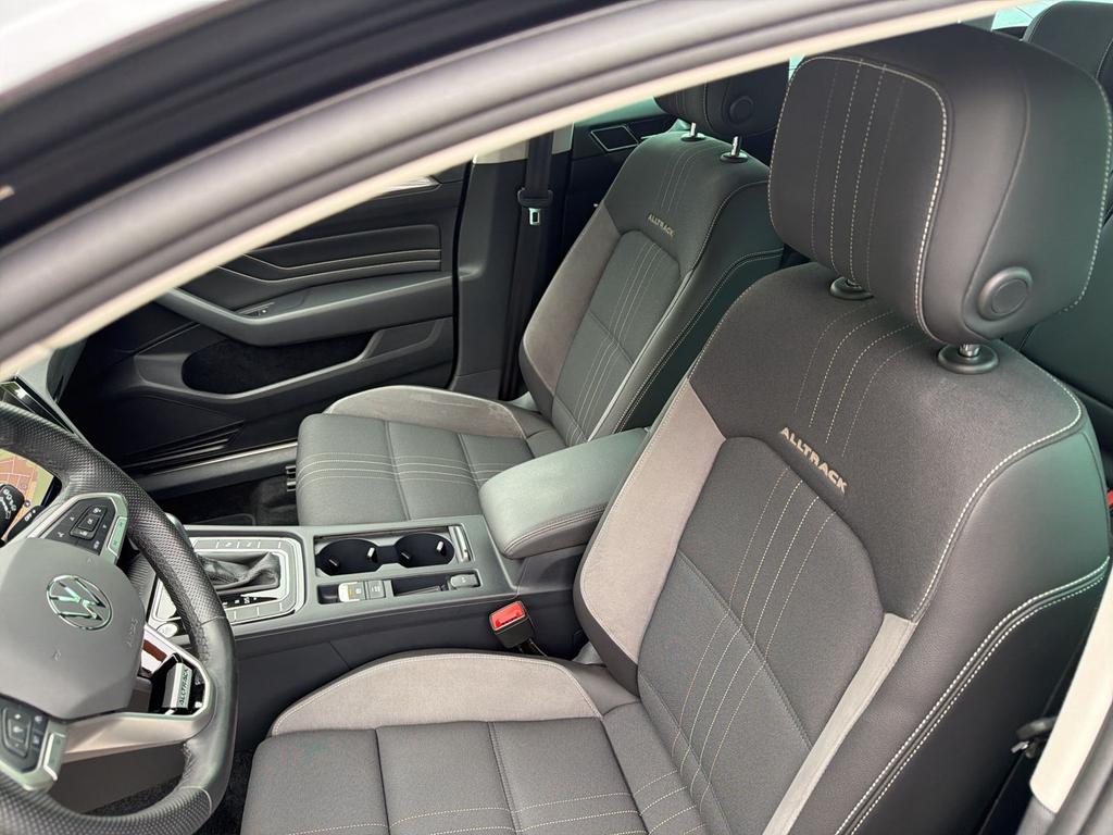 Volkswagen Passat 2021 г. Чёрный, пробег 51922 км