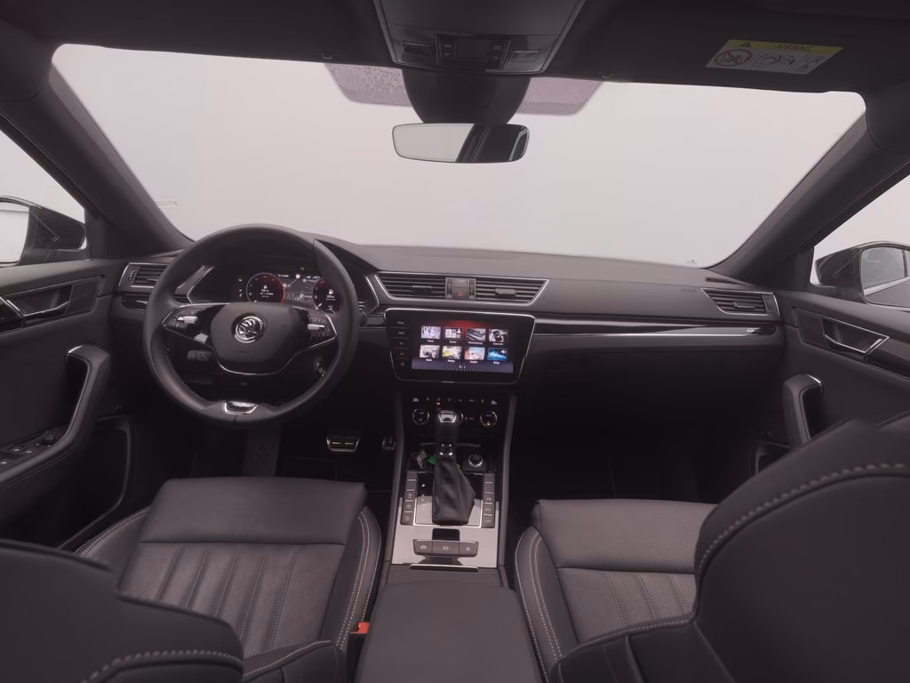 Skoda Superb 2023 г. Чёрный, пробег 48000 км