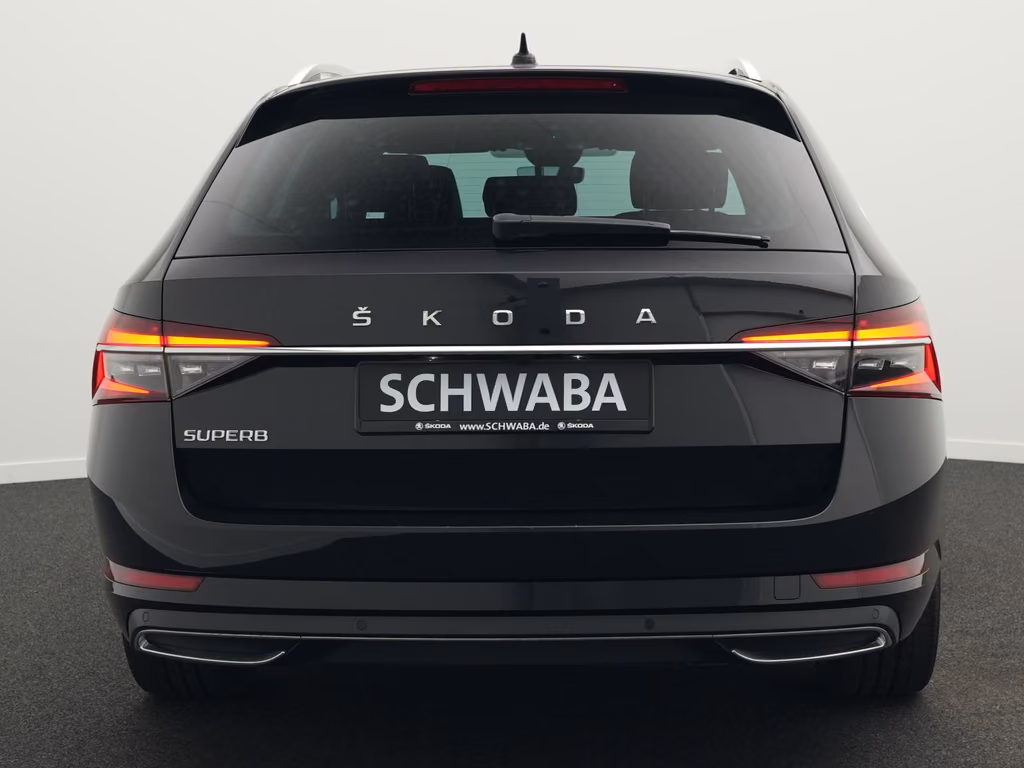 Skoda Superb 2023 г. Чёрный, пробег 48000 км