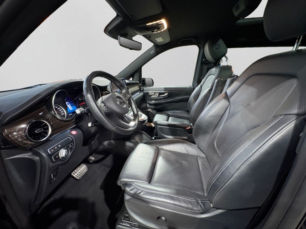 Mercedes-Benz V 300 2024 г. Чёрный, пробег 48809 км