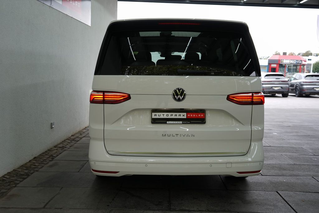 Volkswagen T7 MULTIVAN 2024 г. Белый, пробег 17820 км