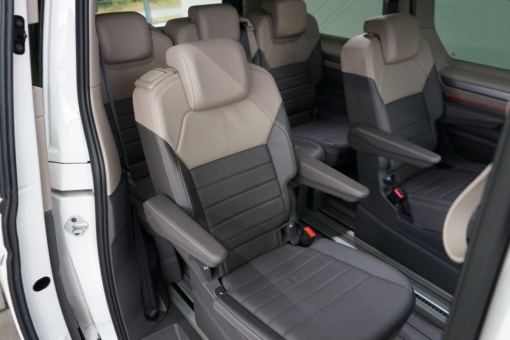 Volkswagen T7 MULTIVAN 2024 г. Белый, пробег 17820 км