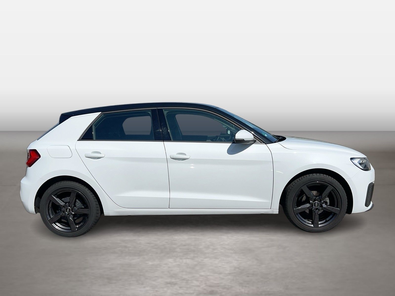Audi A1 2024 г. Белый, пробег 45477 км