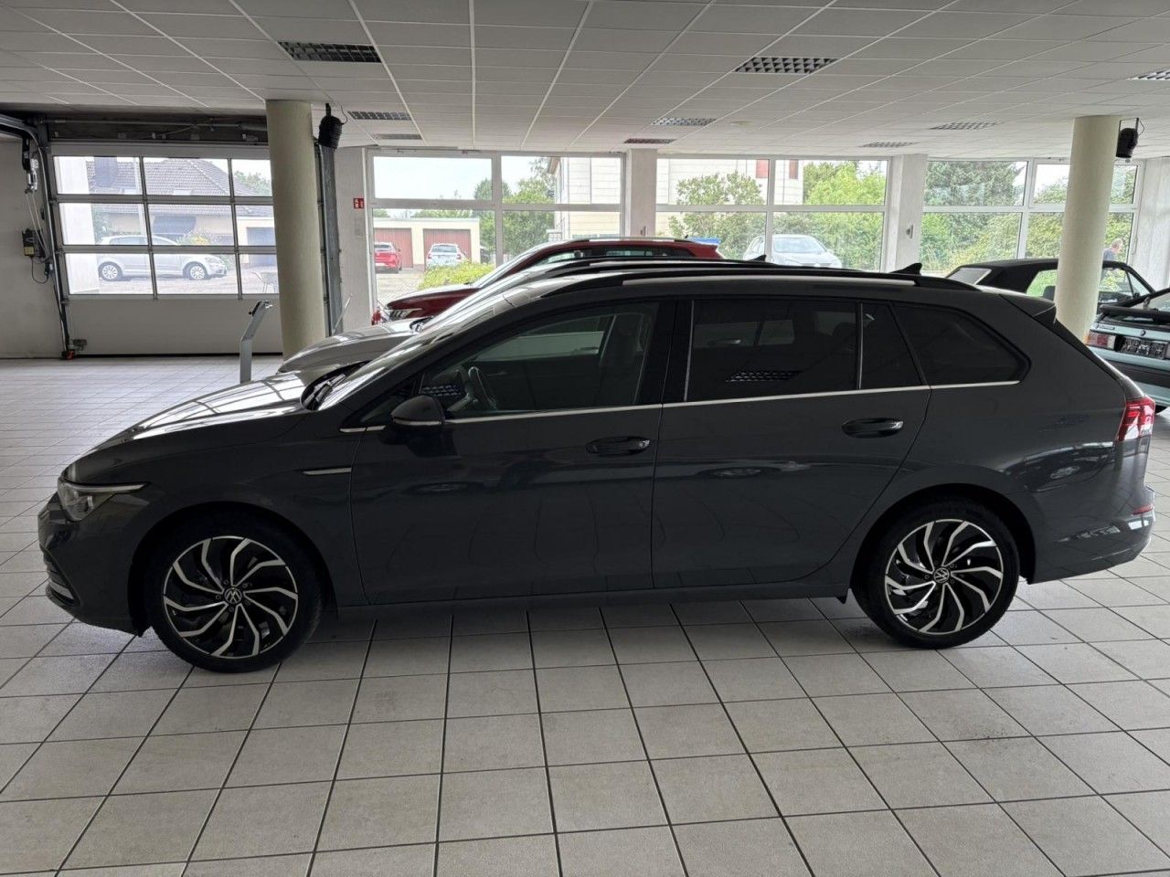 Volkswagen Golf 2023 г. Серый, пробег 47352 км