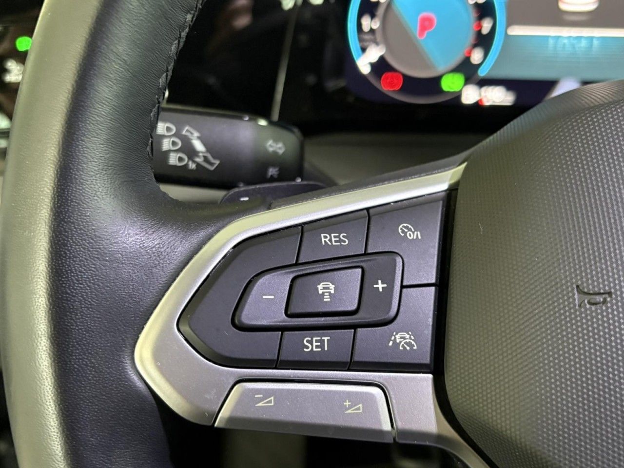 Volkswagen Golf 2023 г. Серый, пробег 47352 км
