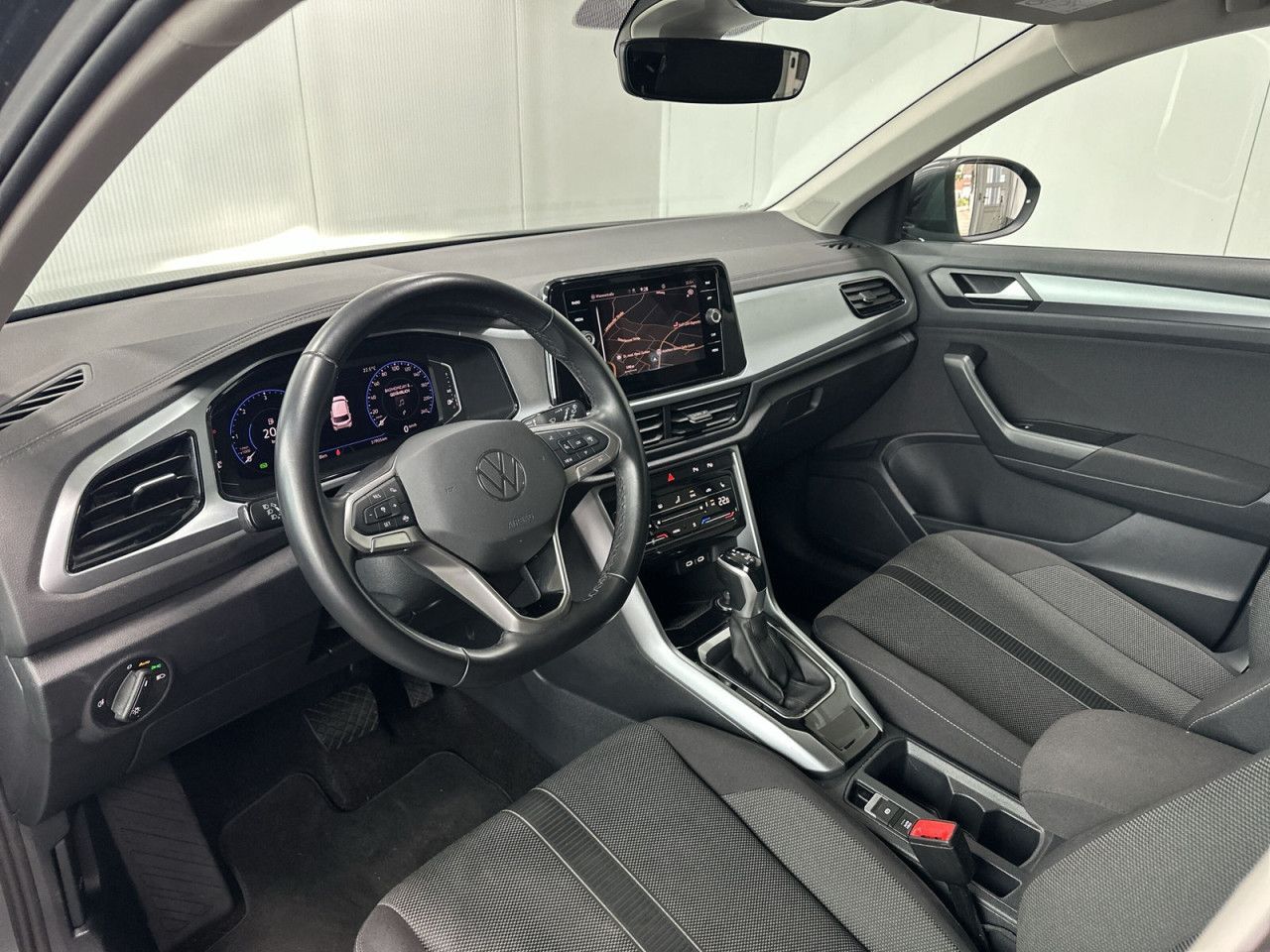 Volkswagen T-Roc 2023 г. Серый, пробег 57905 км