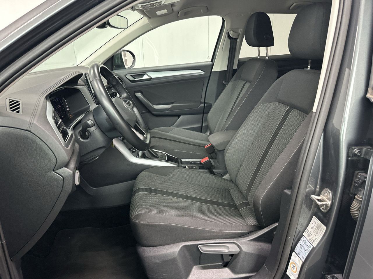 Volkswagen T-Roc 2023 г. Серый, пробег 57905 км