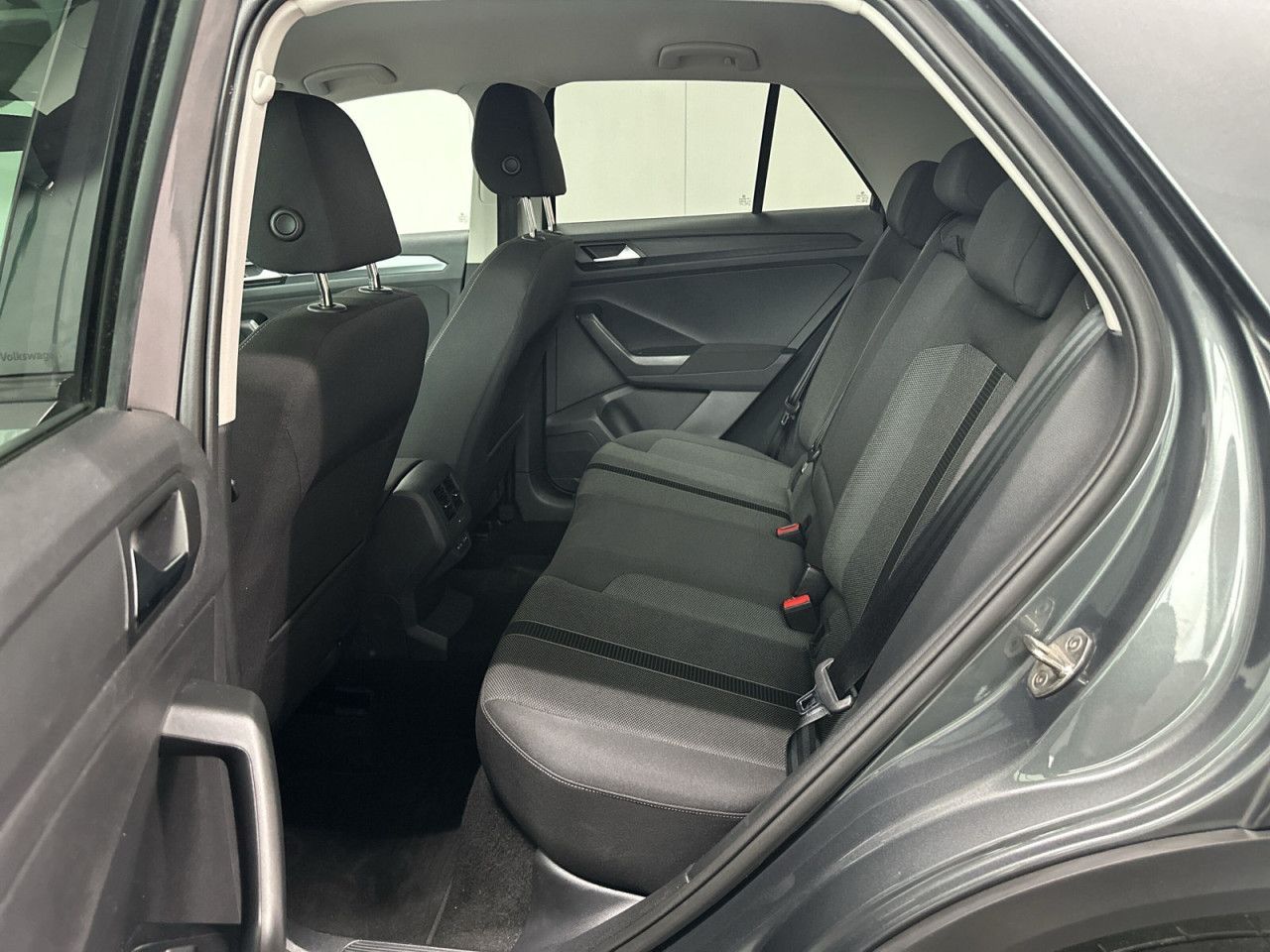 Volkswagen T-Roc 2023 г. Серый, пробег 57905 км