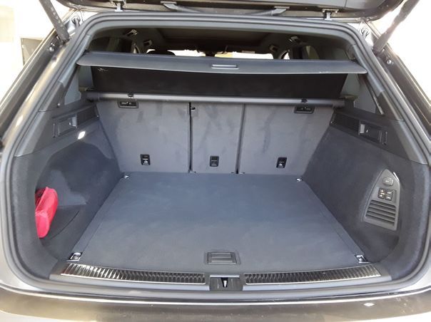 Volkswagen Touareg 2025 г. Серый, пробег 9800 км