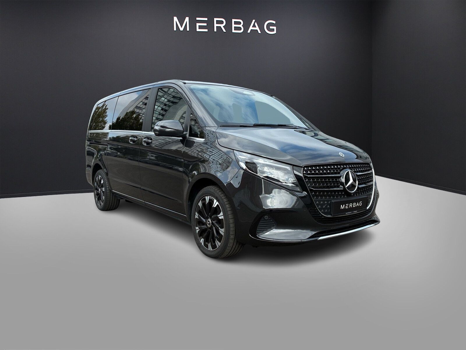 Mercedes-Benz V 220 2024 г. Серый, пробег 25733 км