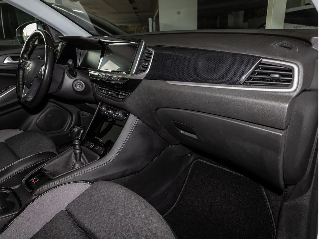 Opel GRANDLAND (X) 2022 г. Белый, пробег 28972 км