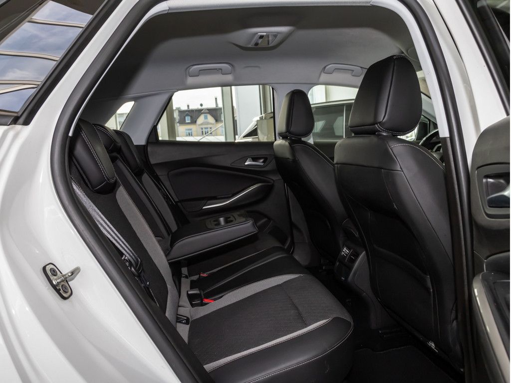 Opel GRANDLAND (X) 2022 г. Белый, пробег 28972 км