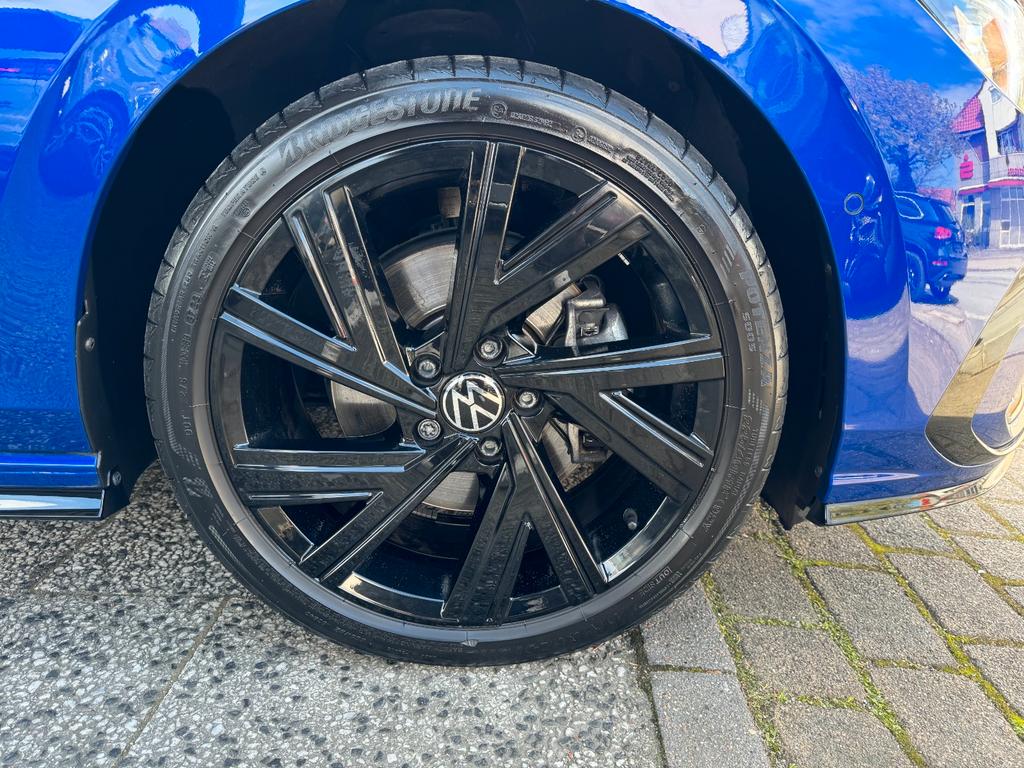 Volkswagen Golf 2024 г. Синий, пробег 60000 км