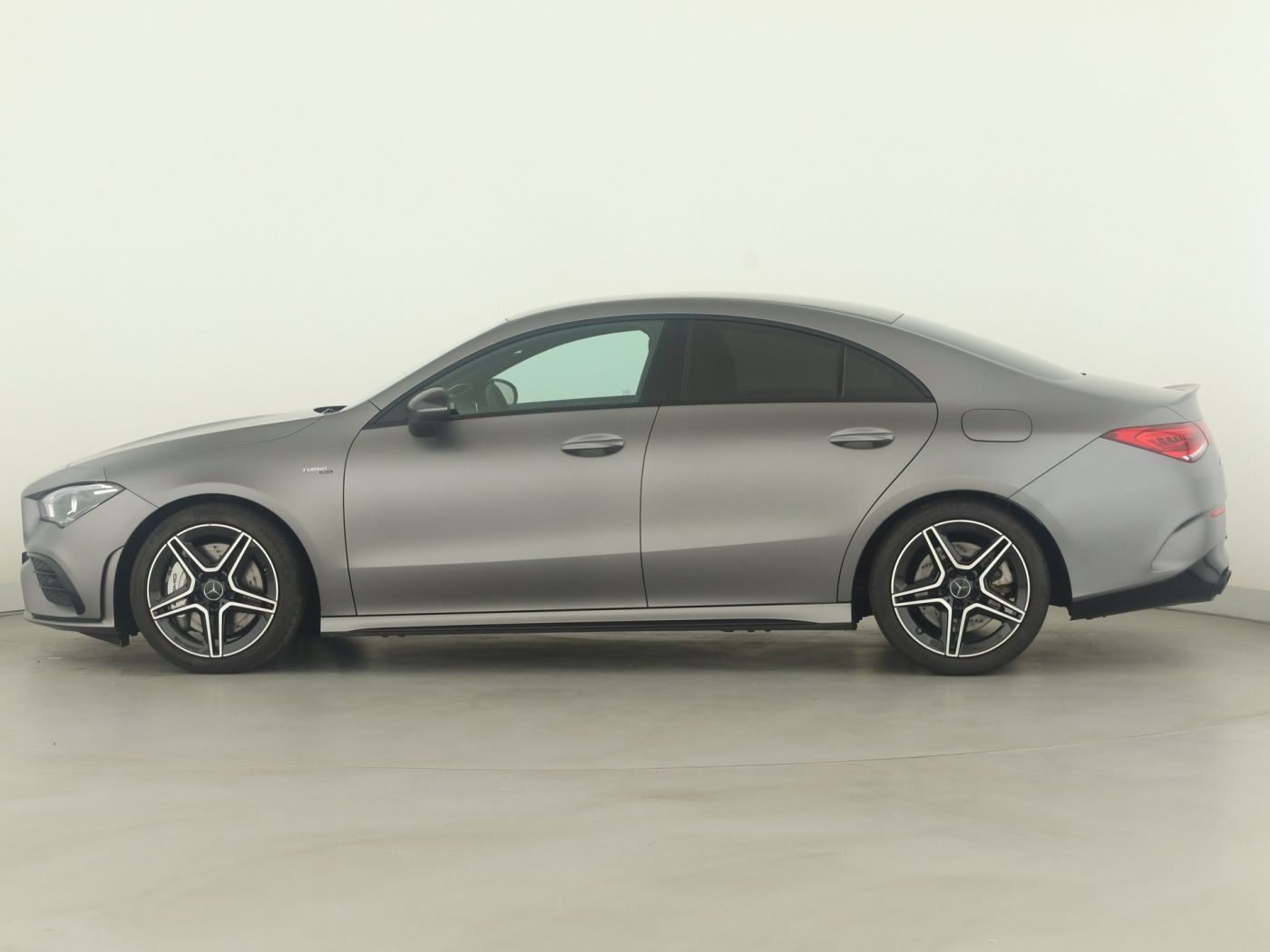 Mercedes-Benz CLA 35 AMG 2023 г. Серый, пробег 48956 км