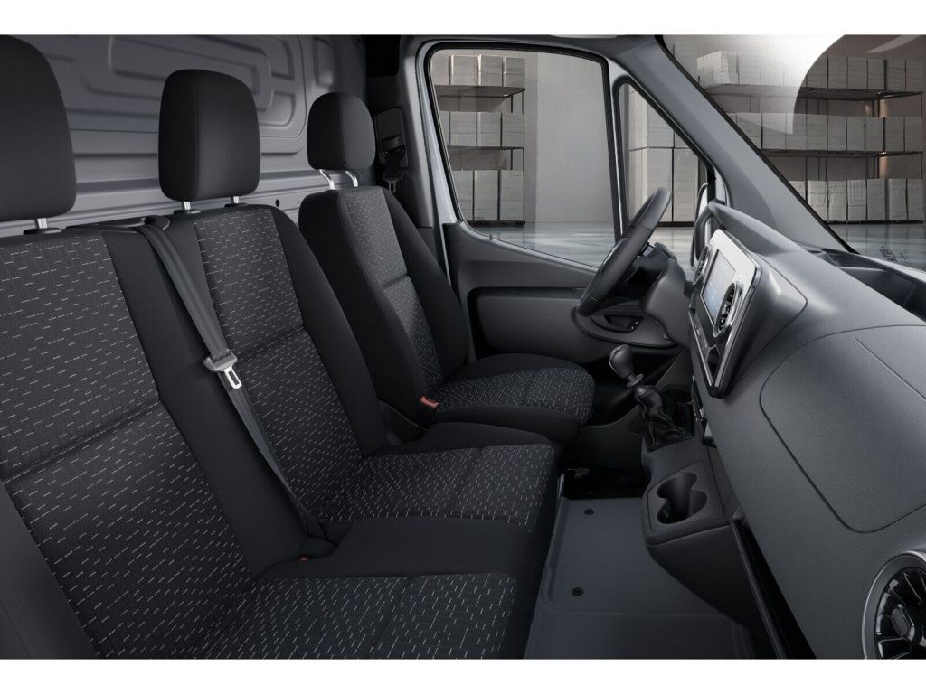 Mercedes-Benz SPRINTER 2025 г. Белый, пробег 18662 км