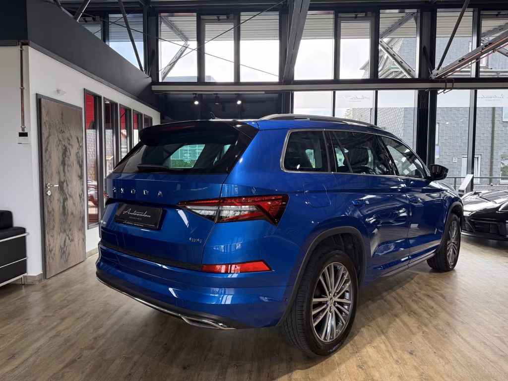 Skoda Kodiaq 2023 г. Синий, пробег 60000 км