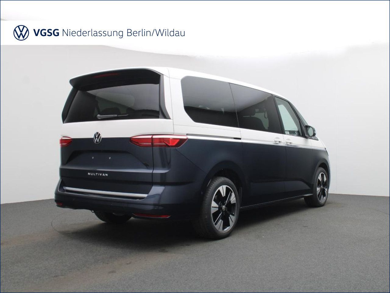 Volkswagen T7 MULTIVAN 2025 г. Синий, пробег 12876 км