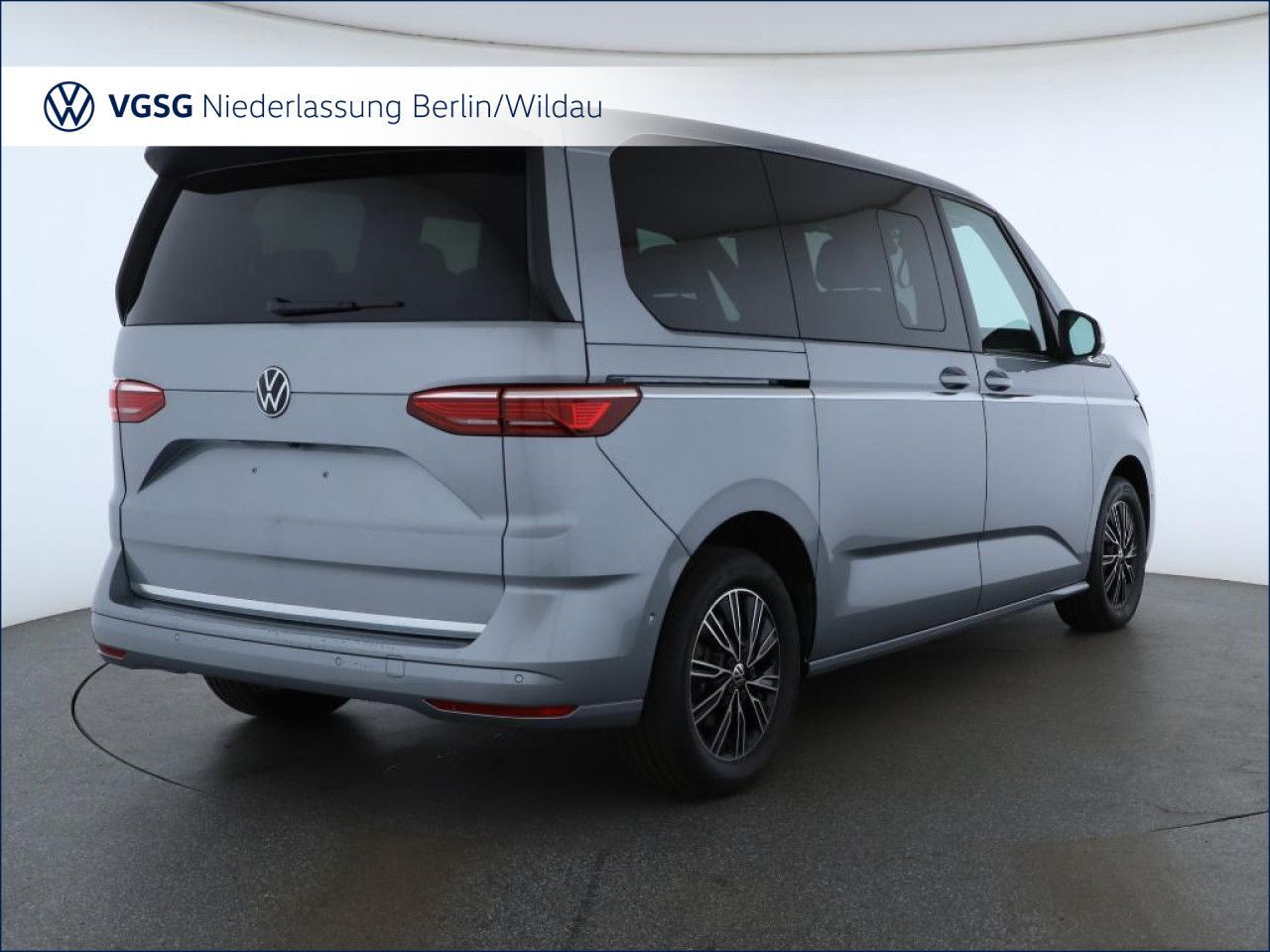 Volkswagen T7 MULTIVAN 2025 г. Серебристый, пробег 10125 км