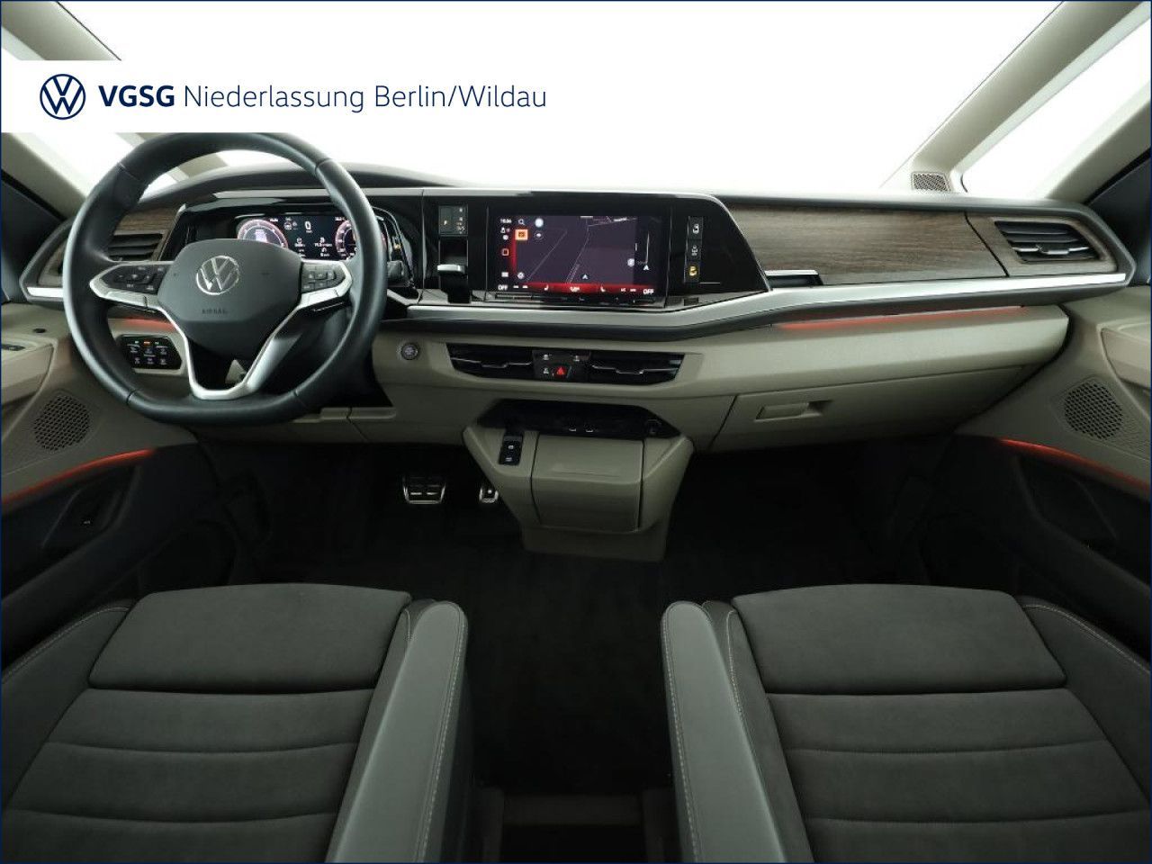 Volkswagen T7 MULTIVAN 2025 г. Серебристый, пробег 10125 км