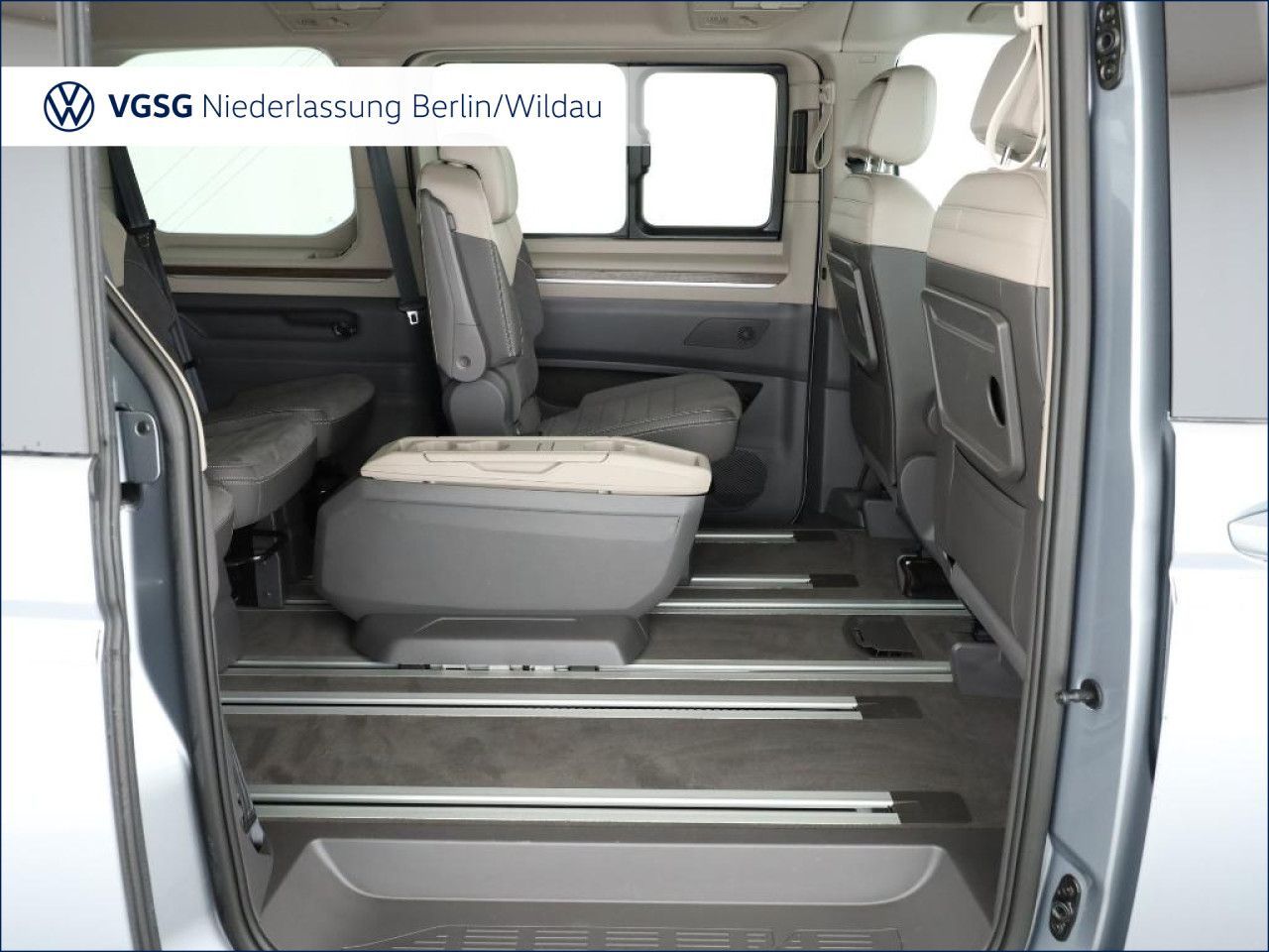 Volkswagen T7 MULTIVAN 2025 г. Серебристый, пробег 10125 км