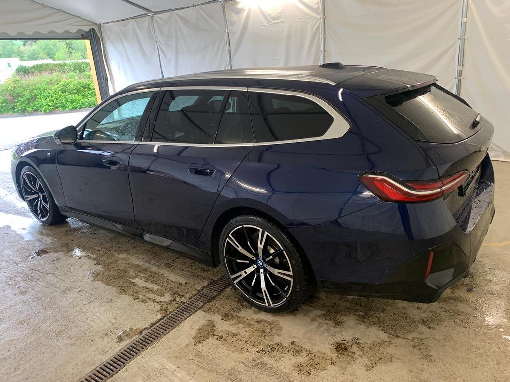 BMW 520 2024 г. Синий, пробег 58100 км