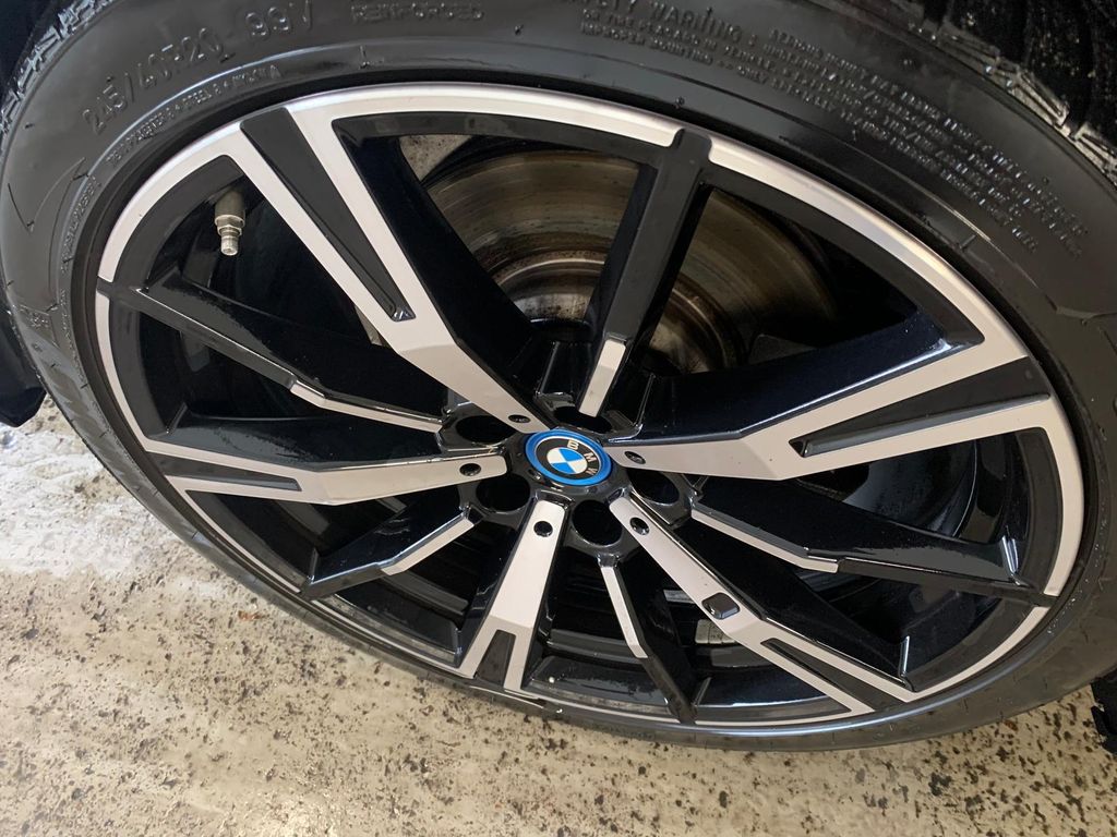 BMW 520 2024 г. Синий, пробег 58100 км