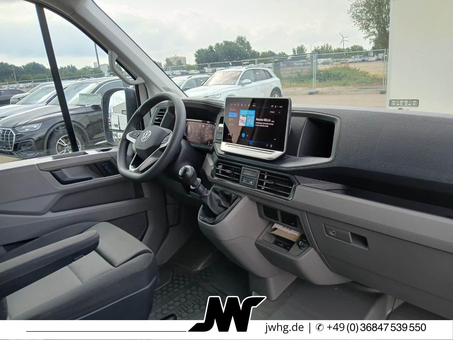 Volkswagen CRAFTER 2024 г. Белый, пробег 42600 км