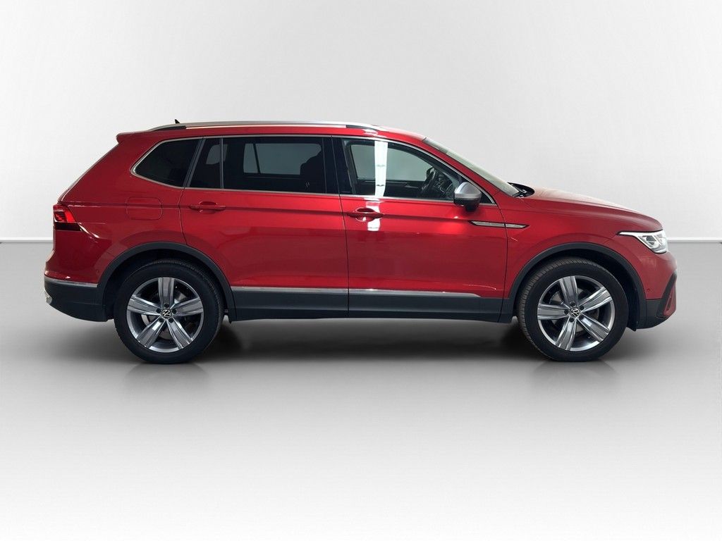 Volkswagen TIGUAN ALLSPACE 2022 г. Красный, пробег 58000 км