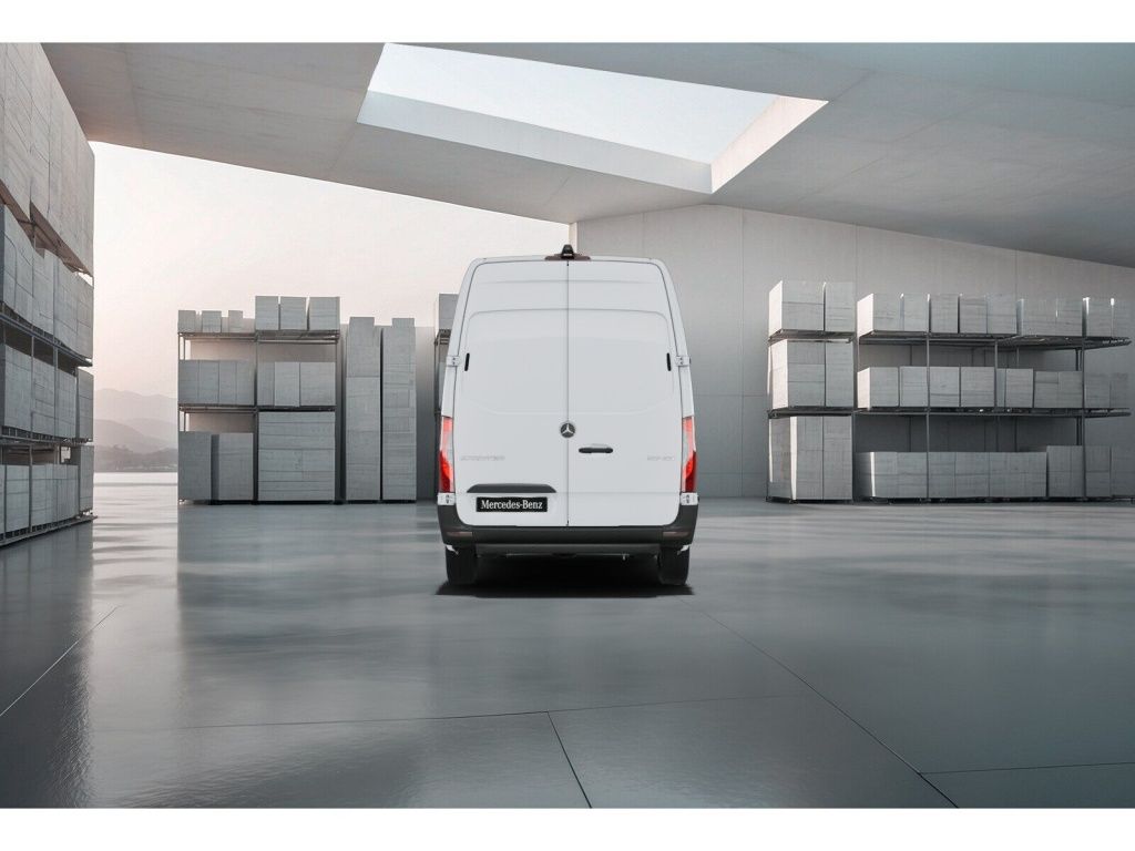 Mercedes-Benz SPRINTER 2025 г. Белый, пробег 32000 км