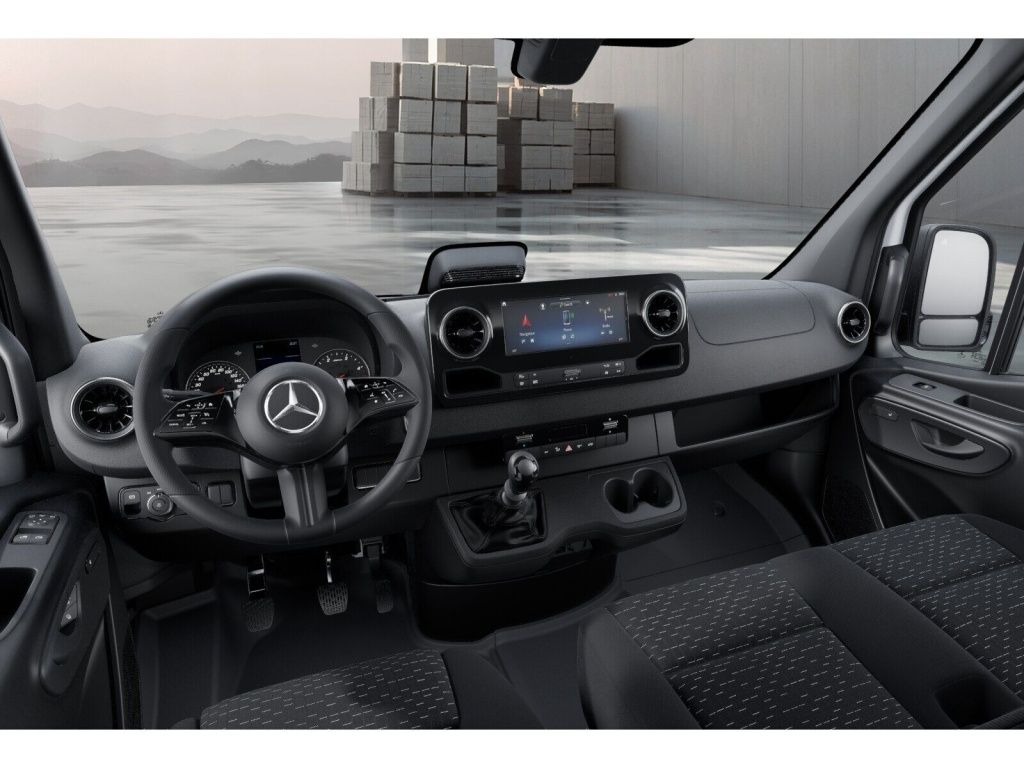 Mercedes-Benz SPRINTER 2025 г. Белый, пробег 32000 км