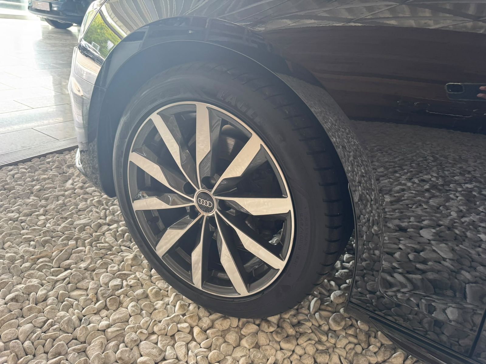 Audi A4 2023 г. Чёрный, пробег 57900 км